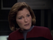 extant_StarTrek_VOY_6x12-BlinkOfAnEye_02031.jpg