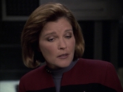 extant_StarTrek_VOY_6x12-BlinkOfAnEye_02041.jpg