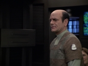 extant_StarTrek_VOY_6x12-BlinkOfAnEye_02050.jpg