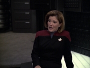 extant_StarTrek_VOY_6x12-BlinkOfAnEye_02059.jpg