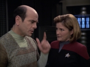 extant_StarTrek_VOY_6x12-BlinkOfAnEye_02068.jpg
