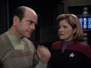 extant_StarTrek_VOY_6x12-BlinkOfAnEye_02069.jpg