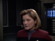 extant_StarTrek_VOY_6x12-BlinkOfAnEye_02071.jpg