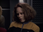 extant_StarTrek_VOY_6x12-BlinkOfAnEye_02074.jpg