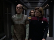 extant_StarTrek_VOY_6x12-BlinkOfAnEye_02079.jpg