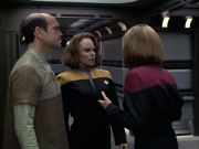extant_StarTrek_VOY_6x12-BlinkOfAnEye_02091.jpg