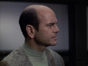 extant_StarTrek_VOY_6x12-BlinkOfAnEye_02103.jpg