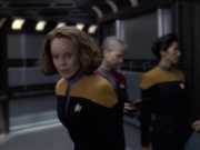 extant_StarTrek_VOY_6x12-BlinkOfAnEye_02105.jpg
