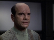 extant_StarTrek_VOY_6x12-BlinkOfAnEye_02107.jpg