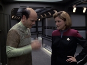 extant_StarTrek_VOY_6x12-BlinkOfAnEye_02113.jpg