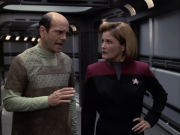 extant_StarTrek_VOY_6x12-BlinkOfAnEye_02118.jpg