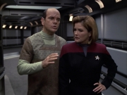 extant_StarTrek_VOY_6x12-BlinkOfAnEye_02119.jpg