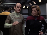 extant_StarTrek_VOY_6x12-BlinkOfAnEye_02120.jpg