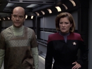 extant_StarTrek_VOY_6x12-BlinkOfAnEye_02125.jpg