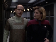 extant_StarTrek_VOY_6x12-BlinkOfAnEye_02131.jpg