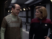extant_StarTrek_VOY_6x12-BlinkOfAnEye_02132.jpg