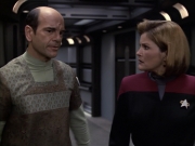 extant_StarTrek_VOY_6x12-BlinkOfAnEye_02137.jpg