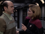 extant_StarTrek_VOY_6x12-BlinkOfAnEye_02140.jpg