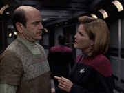 extant_StarTrek_VOY_6x12-BlinkOfAnEye_02141.jpg