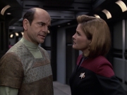 extant_StarTrek_VOY_6x12-BlinkOfAnEye_02146.jpg