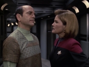 extant_StarTrek_VOY_6x12-BlinkOfAnEye_02149.jpg