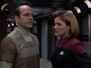 extant_StarTrek_VOY_6x12-BlinkOfAnEye_02152.jpg