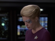 extant_StarTrek_VOY_6x12-BlinkOfAnEye_02208.jpg