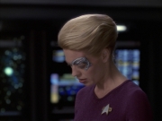 extant_StarTrek_VOY_6x12-BlinkOfAnEye_02209.jpg