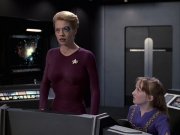extant_StarTrek_VOY_6x12-BlinkOfAnEye_02266.jpg