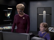 extant_StarTrek_VOY_6x12-BlinkOfAnEye_02270.jpg