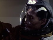 extant_StarTrek_VOY_6x12-BlinkOfAnEye_02357.jpg