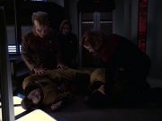 extant_StarTrek_VOY_6x12-BlinkOfAnEye_02697.jpg