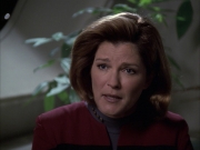 extant_StarTrek_VOY_6x12-BlinkOfAnEye_02902.jpg