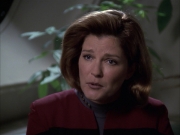 extant_StarTrek_VOY_6x12-BlinkOfAnEye_02910.jpg