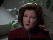 extant_StarTrek_VOY_6x12-BlinkOfAnEye_02913.jpg
