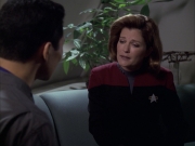 extant_StarTrek_VOY_6x12-BlinkOfAnEye_02921.jpg