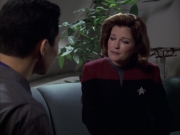 extant_StarTrek_VOY_6x12-BlinkOfAnEye_02922.jpg