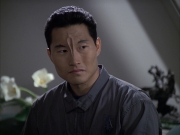 extant_StarTrek_VOY_6x12-BlinkOfAnEye_02929.jpg