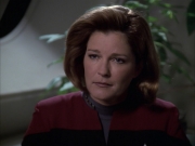 extant_StarTrek_VOY_6x12-BlinkOfAnEye_02939.jpg