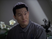 extant_StarTrek_VOY_6x12-BlinkOfAnEye_02972.jpg