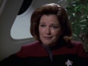 extant_StarTrek_VOY_6x12-BlinkOfAnEye_02976.jpg