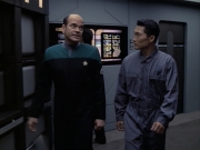 extant_StarTrek_VOY_6x12-BlinkOfAnEye_02992.jpg