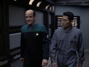 extant_StarTrek_VOY_6x12-BlinkOfAnEye_02995.jpg