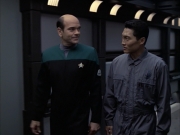 extant_StarTrek_VOY_6x12-BlinkOfAnEye_02997.jpg
