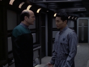 extant_StarTrek_VOY_6x12-BlinkOfAnEye_03013.jpg