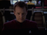 extant_StarTrek_VOY_6x12-BlinkOfAnEye_03445.jpg