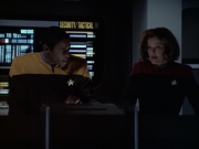 extant_StarTrek_VOY_6x12-BlinkOfAnEye_03449.jpg