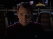 extant_StarTrek_VOY_6x12-BlinkOfAnEye_03451.jpg