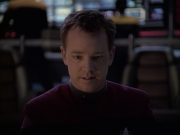 extant_StarTrek_VOY_6x12-BlinkOfAnEye_03457.jpg