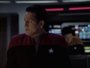 extant_StarTrek_VOY_6x12-BlinkOfAnEye_03461.jpg